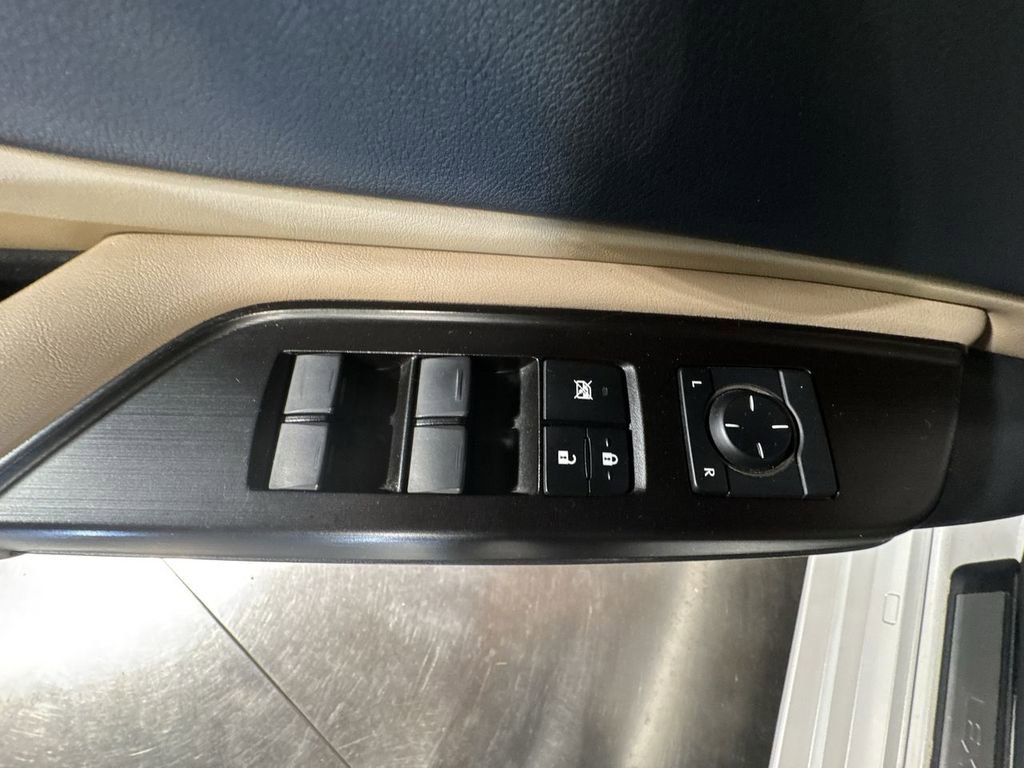 Used 2019 Lexus ES 350 w/ Premium Package image 20