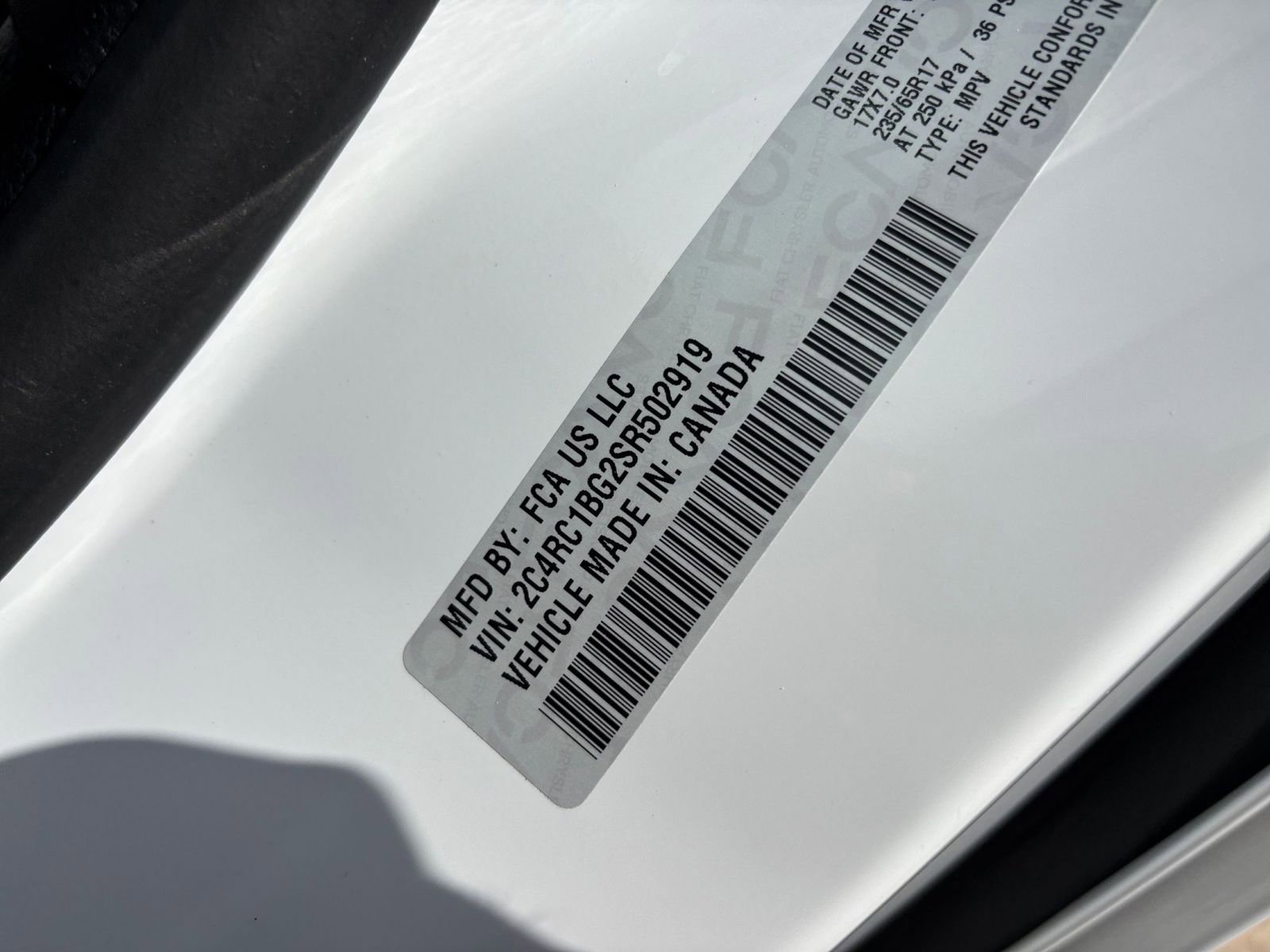 Used 2025 Chrysler Pacifica Select image 32