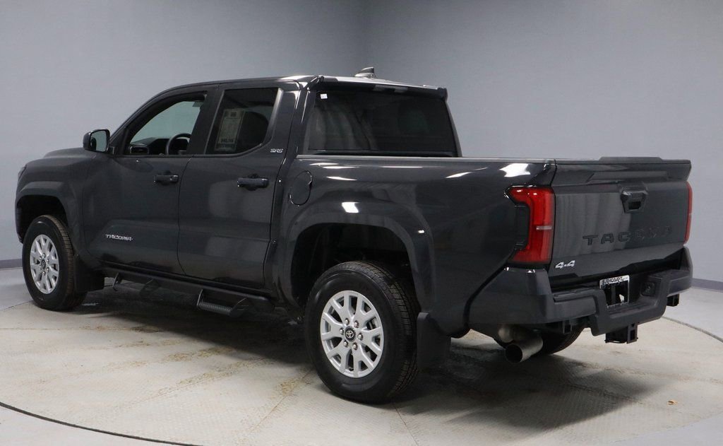 Used 2025 Toyota Tacoma SR5 image 9
