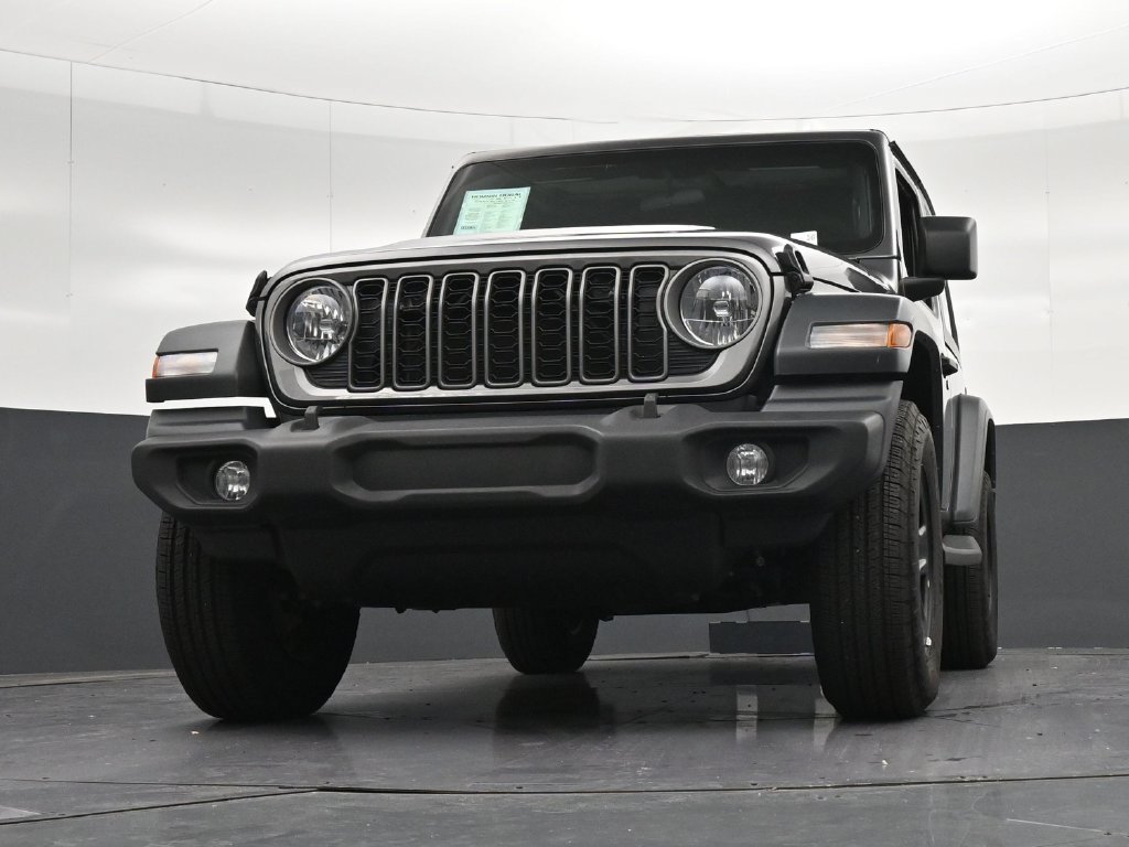 Used 2026 Jeep Wrangler Sport AWD/4WD image 22