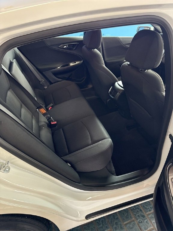 Used 2025 Chevrolet Malibu LT image 13