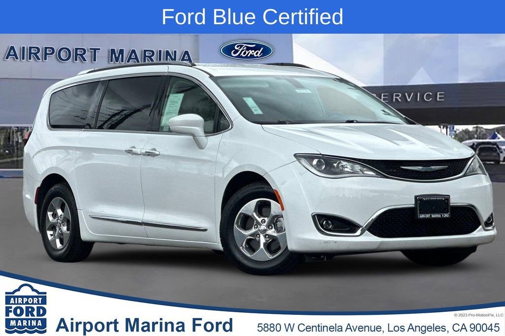 Used 2020 Chrysler Pacifica Touring-L w/ Premium Audio Group FWD image 1