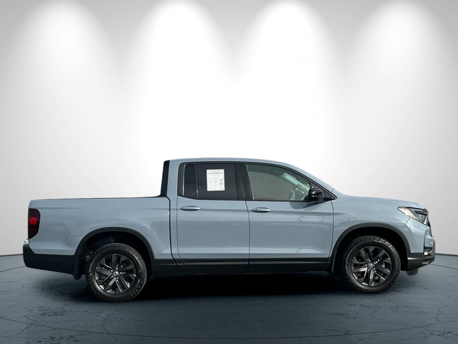 Used 2024 Honda Ridgeline Sport image 3