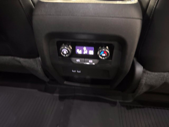 New 2027 Chevrolet Traverse LT w/ Midnight/Sport Edition AWD/4WD image 21