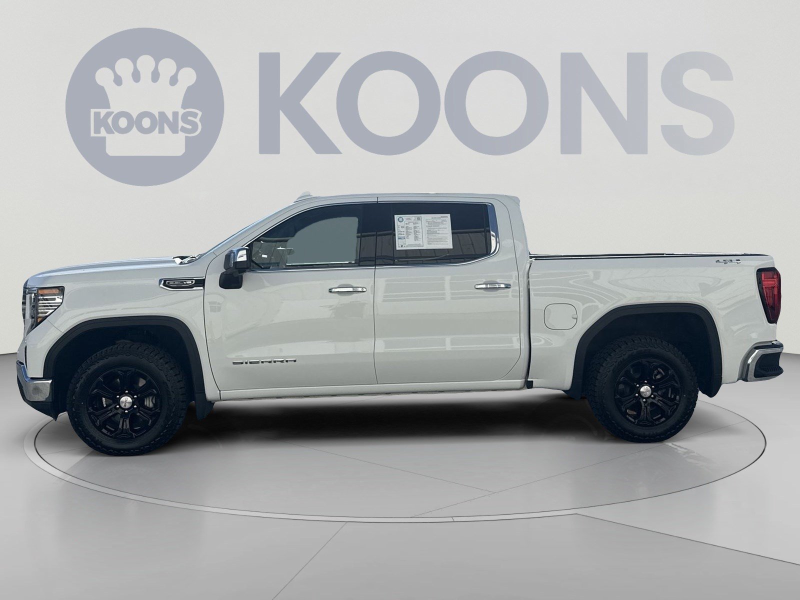 Used 2025 GMC Sierra 1500 SLT AWD/4WD image 2
