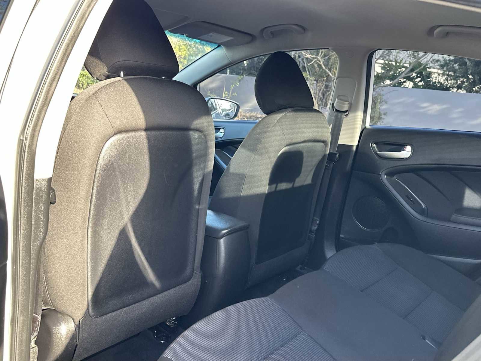 Used 2018 Kia Forte LX image 16