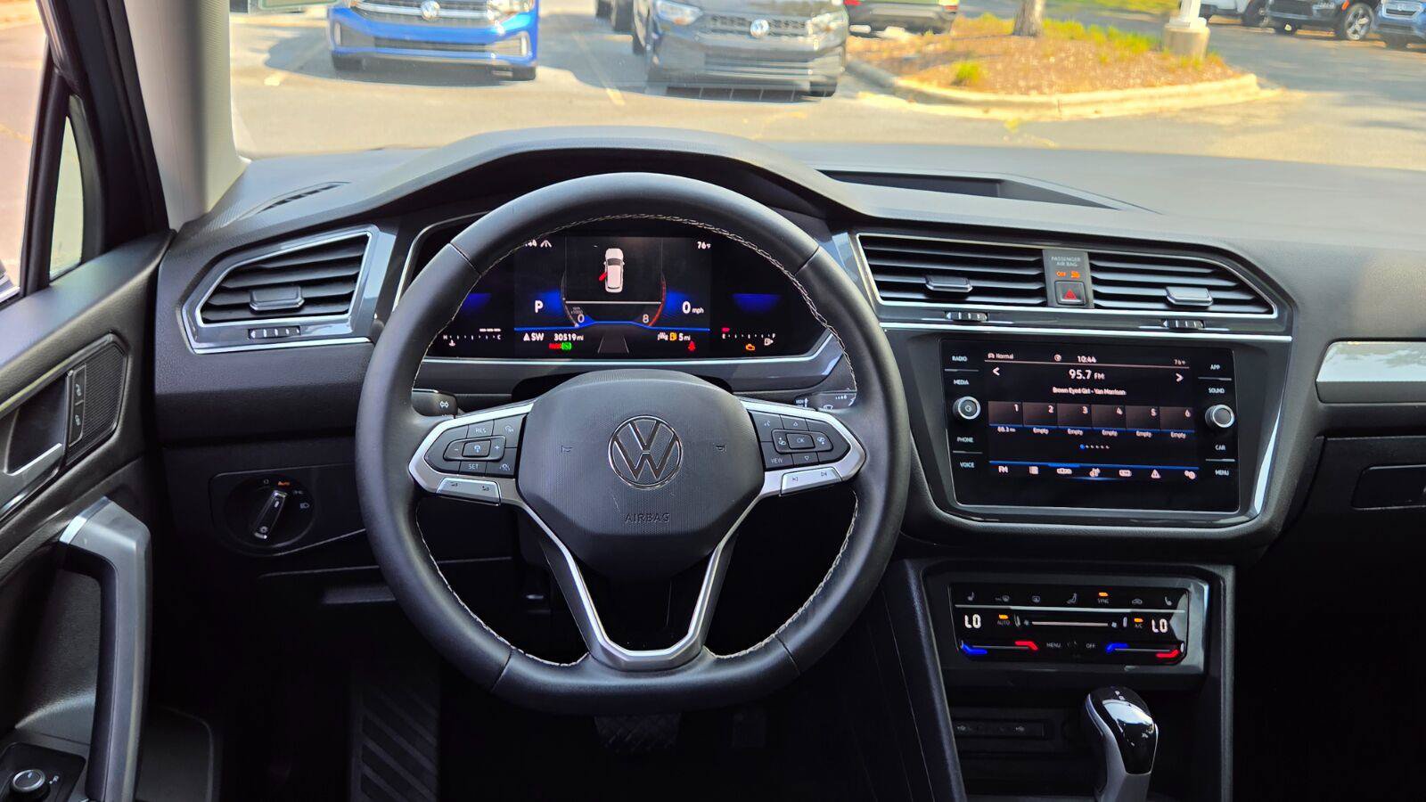 Certified 2023 Volkswagen Tiguan SE AWD/4WD image 24