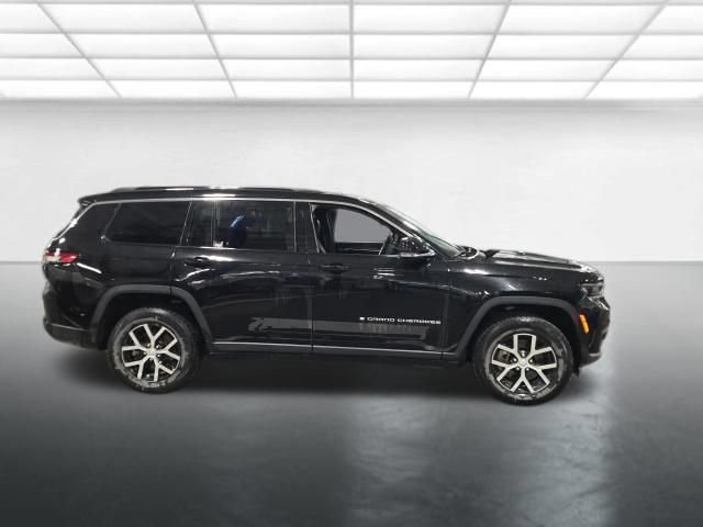 Used 2025 Jeep Grand Cherokee L Limited AWD/4WD image 3