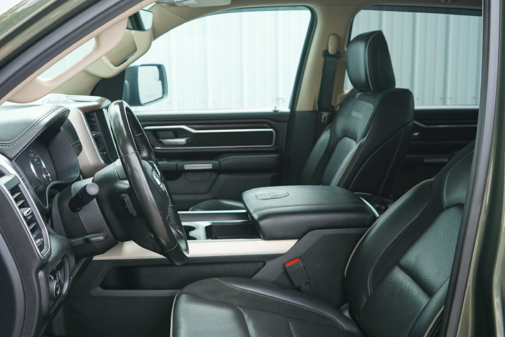 Used 2021 RAM 1500 Laramie AWD/4WD image 14