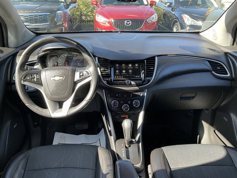 Used 2019 Chevrolet Trax LT w/ Sun & Sound Package AWD/4WD image 16