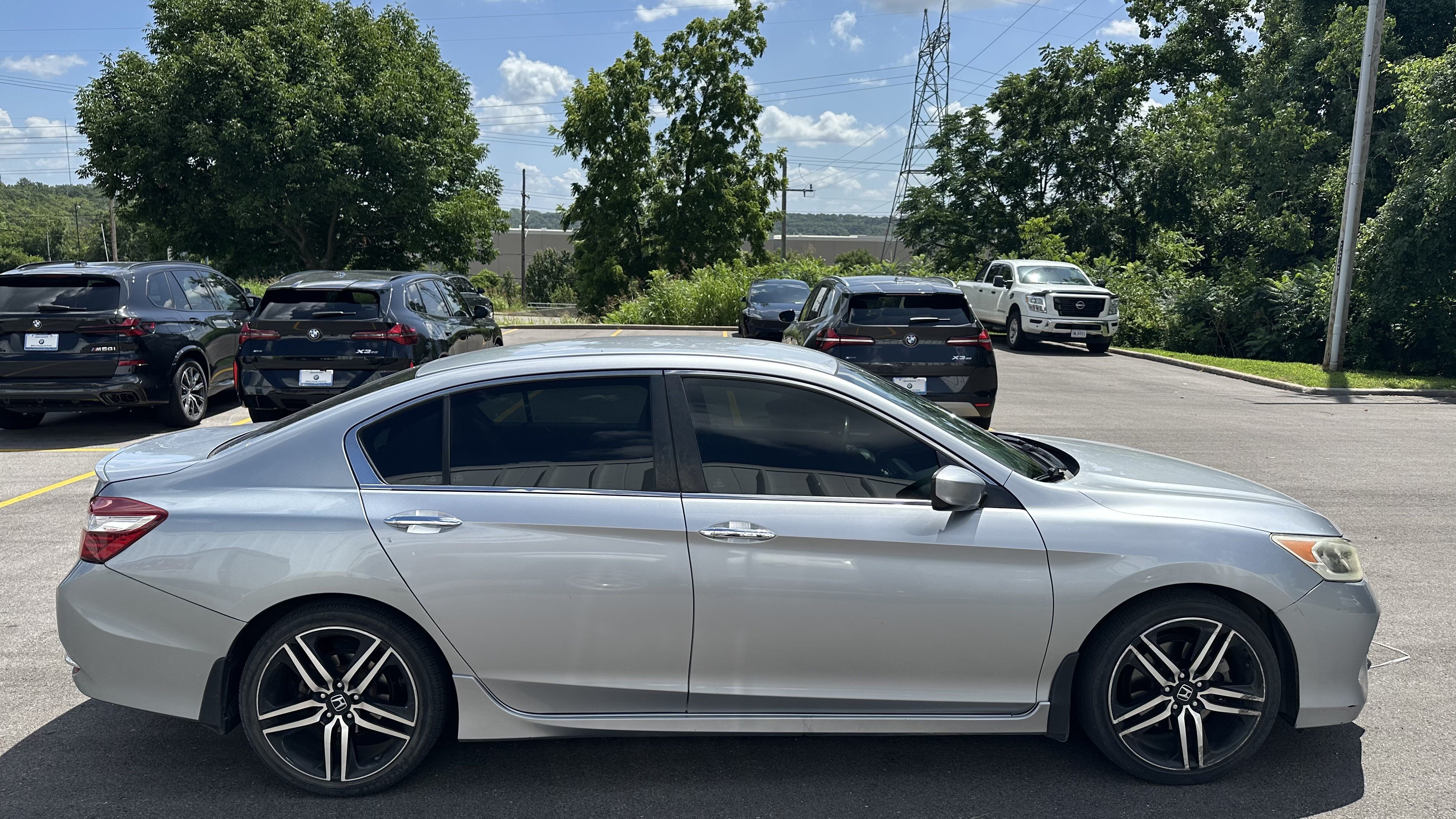 Used 2017 Honda Accord Sport image 11