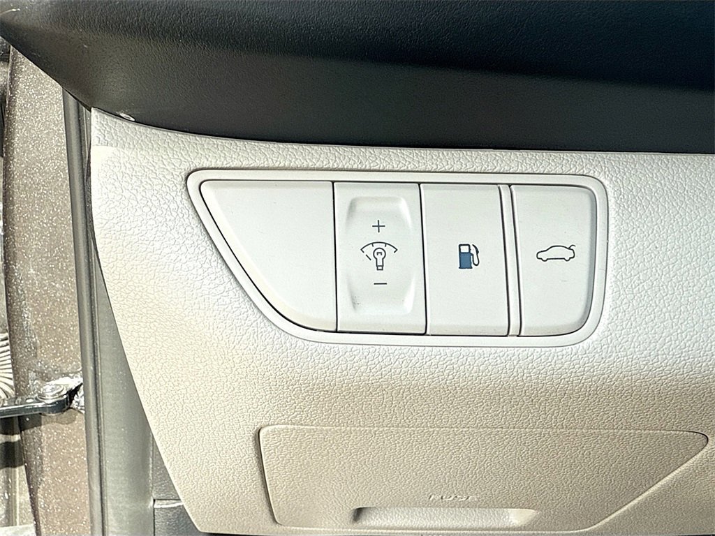 Used 2022 Genesis G70 3.3T image 10