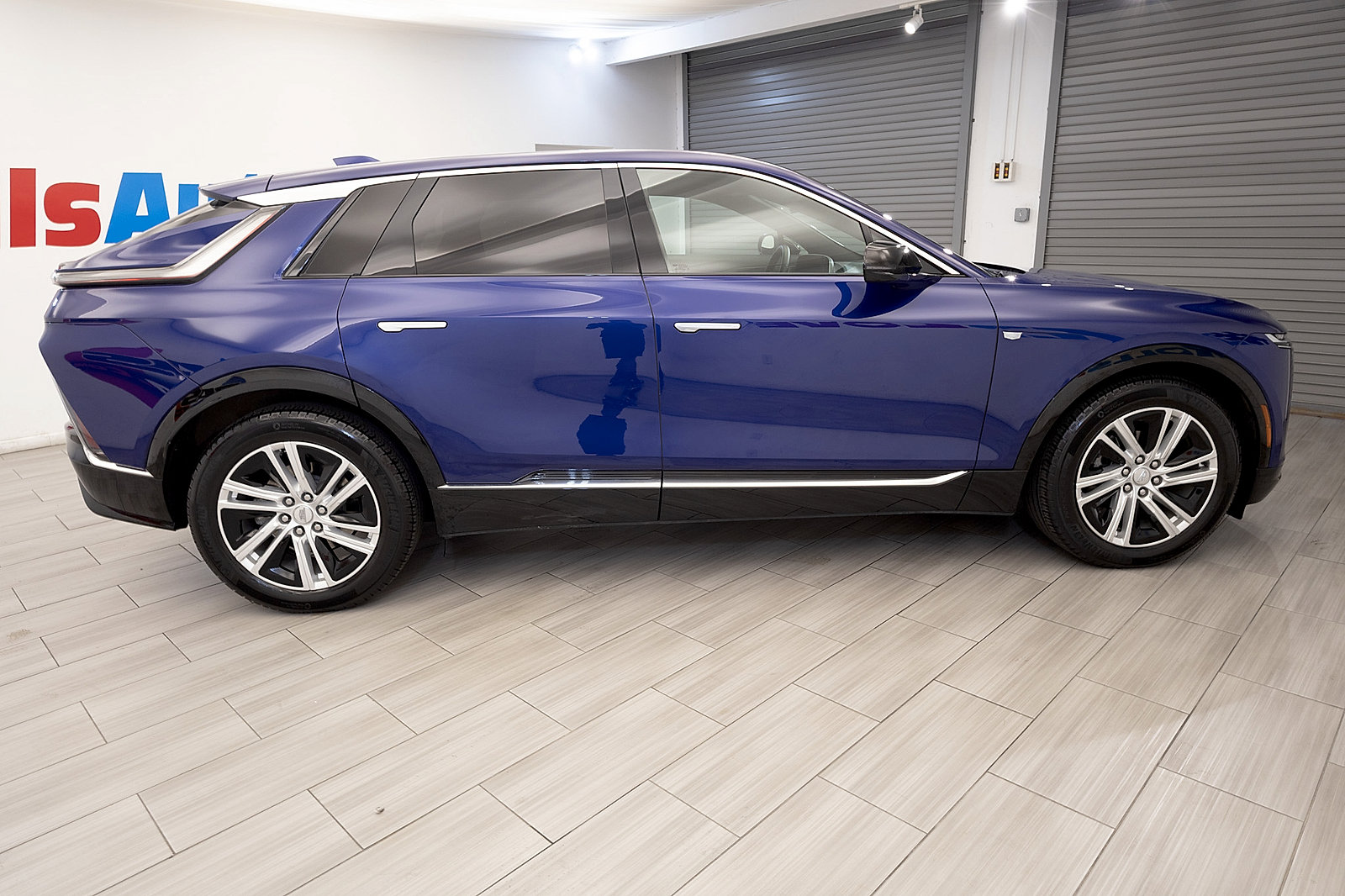Used 2024 Cadillac Lyriq Tech AWD/4WD image 5