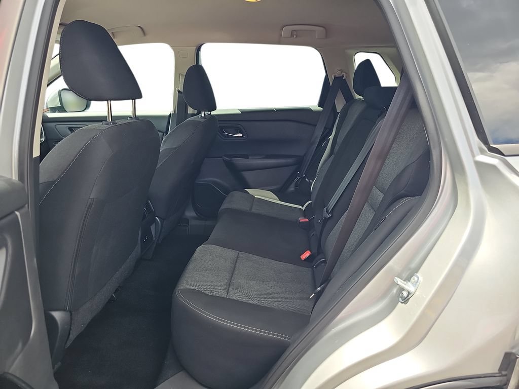 Used 2025 Nissan Rogue SV FWD image 14