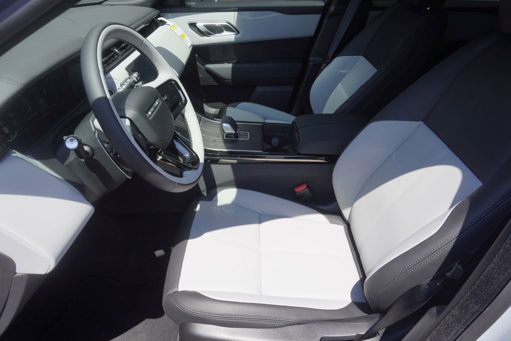 New 2026 Land Rover Range Rover Velar Dynamic SE image 19