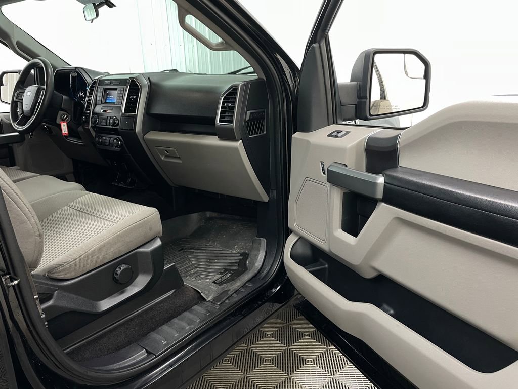 Used 2016 Ford F150 XLT image 31