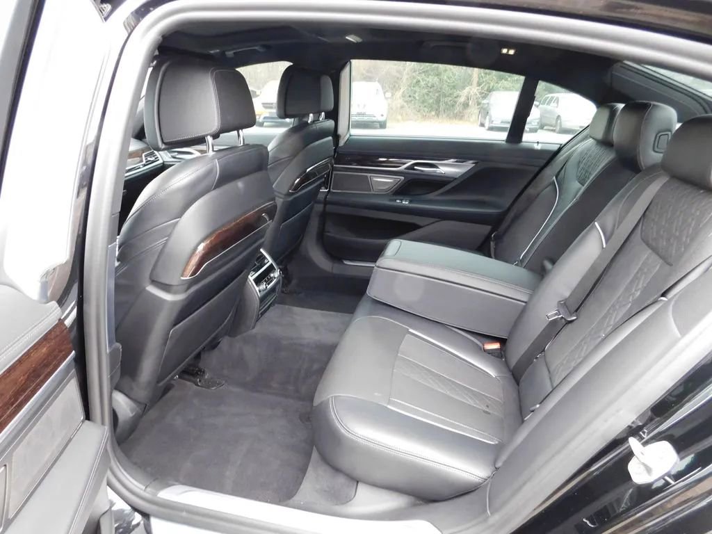 Used 2022 BMW 740i xDrive w/ M Sport Package AWD/4WD image 12