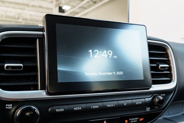 Certified 2021 Hyundai Venue SEL image 15