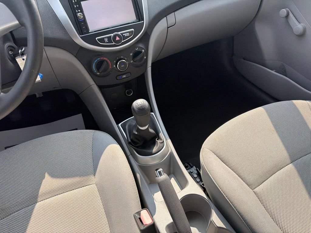 Used 2012 Hyundai Accent GLS FWD image 15