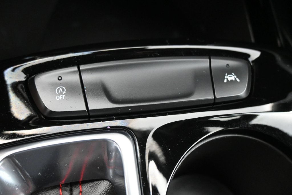 Used 2024 Chevrolet Trax RS FWD image 12