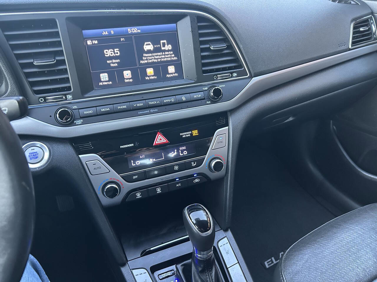 Used 2017 Hyundai Elantra Limited image 17