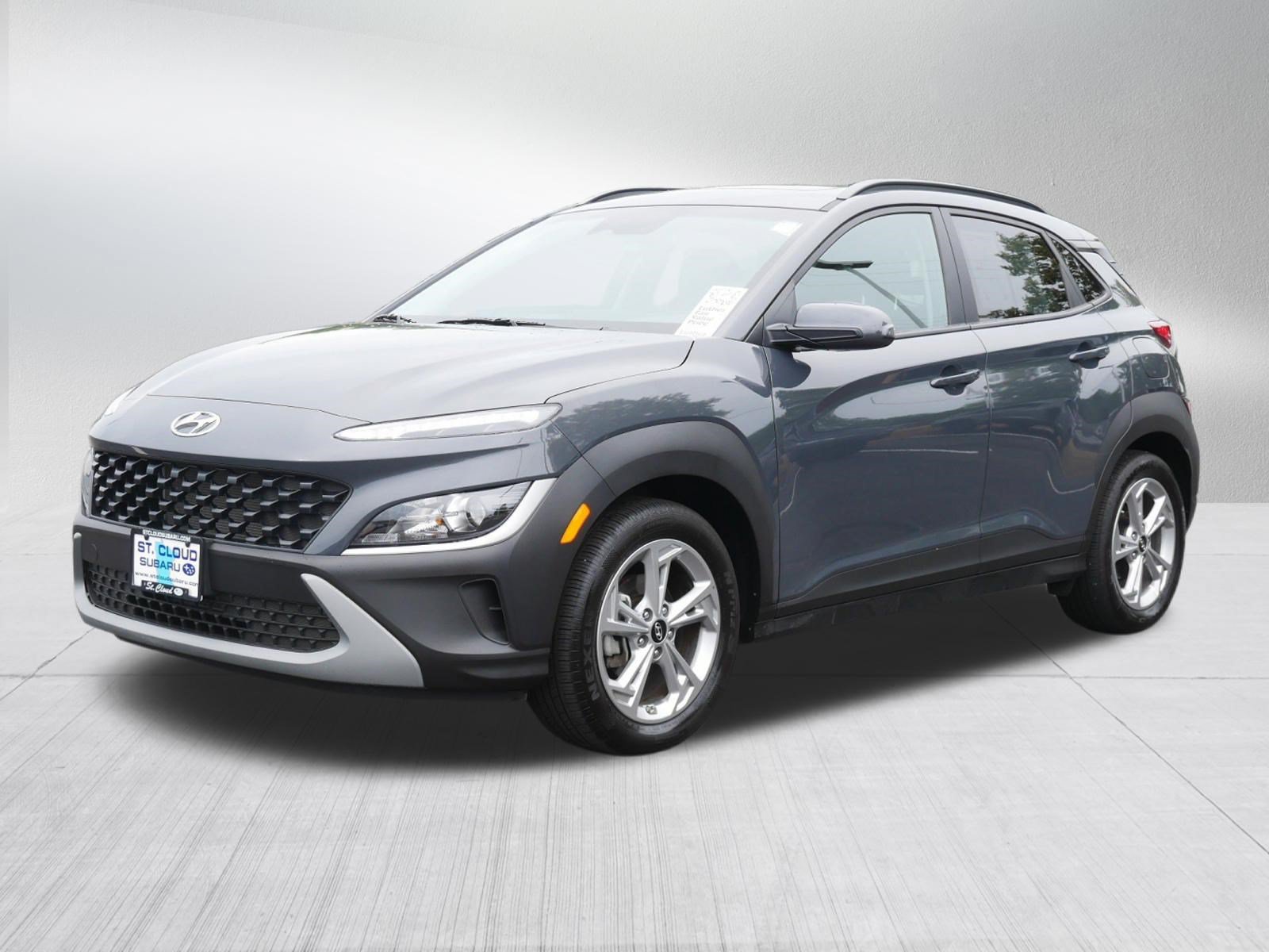 Used 2023 Hyundai Kona SEL w/ Convenience Package FWD image 3