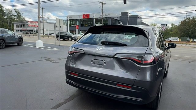 Used 2023 Honda HR-V LX image 8