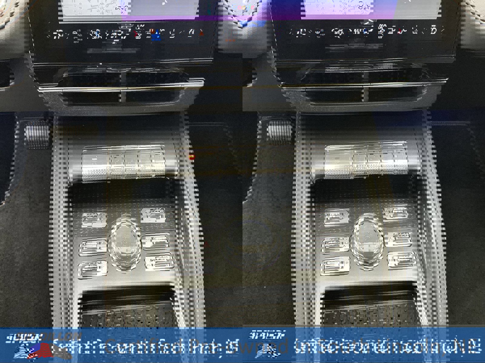 Used 2025 Lincoln Nautilus Reserve w/ Jet Appearance Package image 12