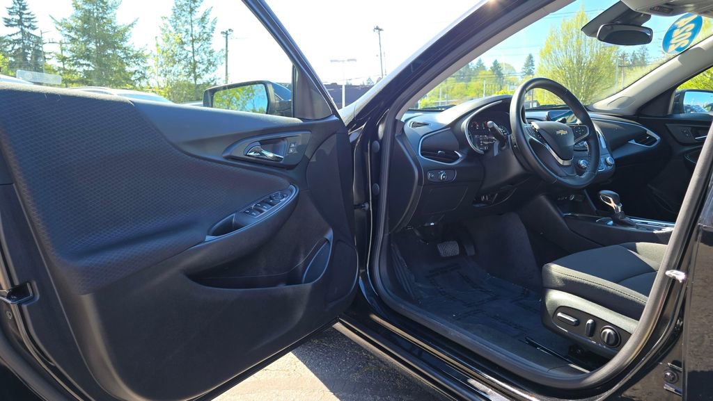 Used 2024 Chevrolet Malibu LT w/ Midnight Edition FWD image 18