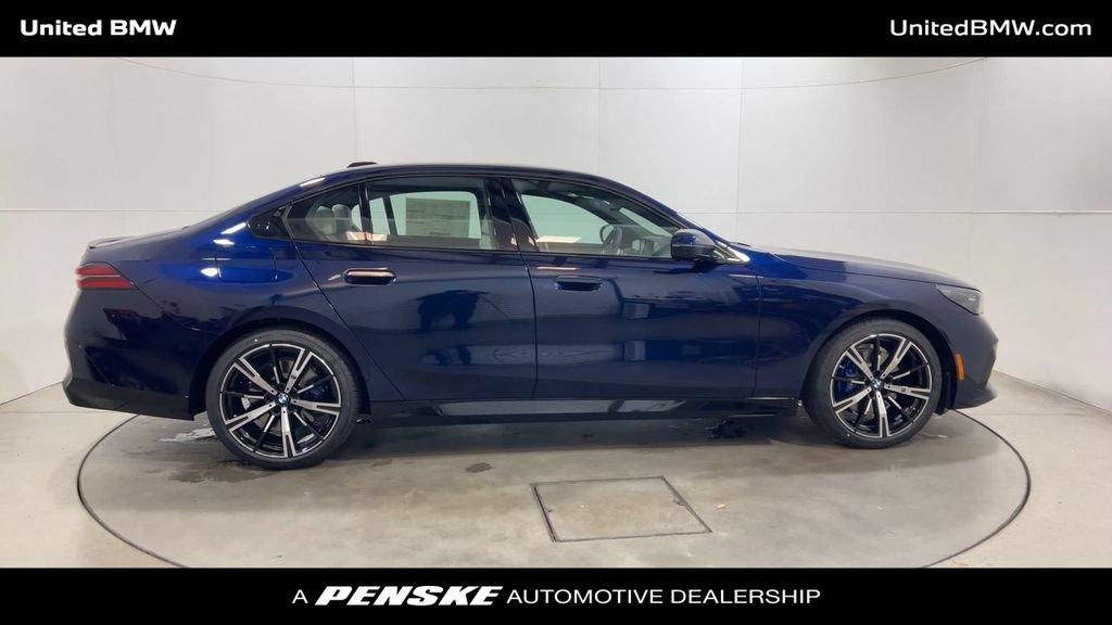 Used 2026 BMW 530i w/ M Sport Package RWD image 9