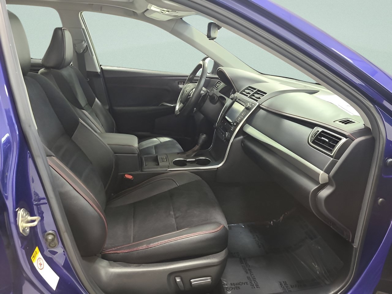 Used 2015 Toyota Camry XSE w/ Advanced Technology Package FWD image 14