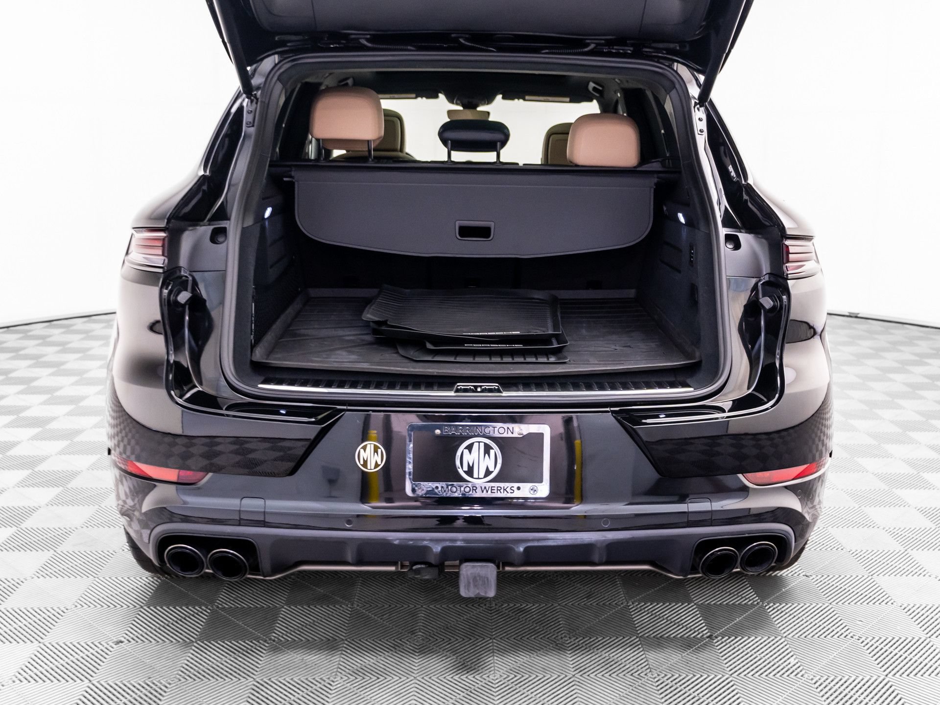 Certified 2025 Porsche Cayenne Turbo AWD/4WD image 29