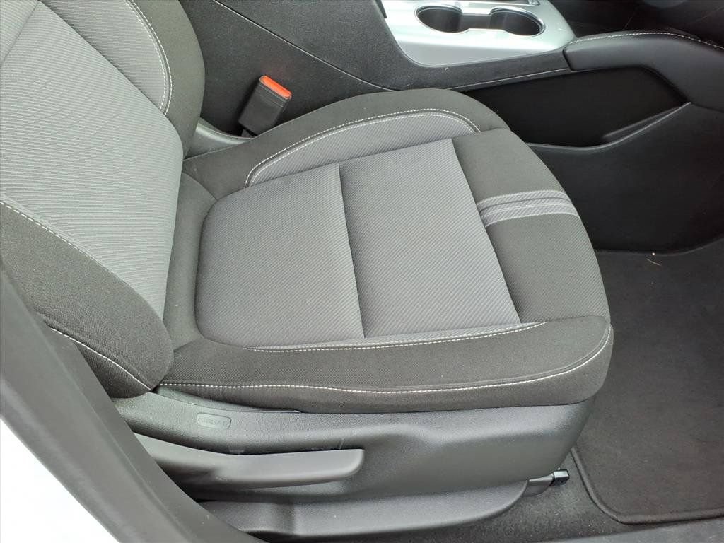 Used 2025 Chevrolet Blazer LT FWD image 15