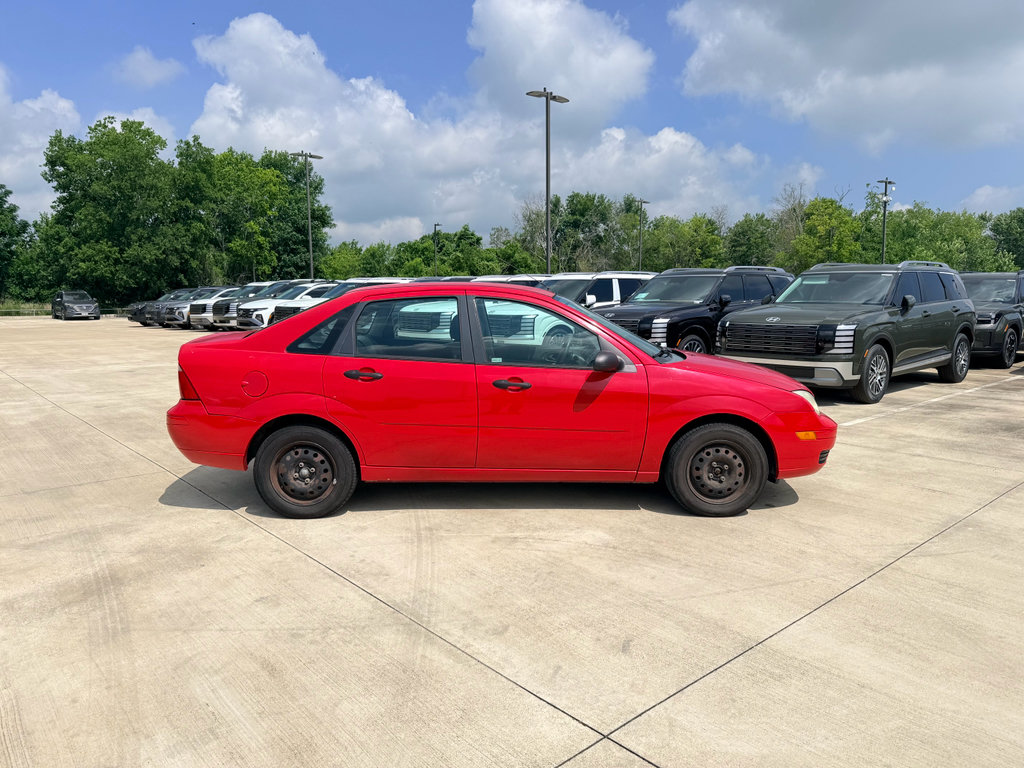 Used 2006 Ford Focus ZX4 Sedan FWD image 4