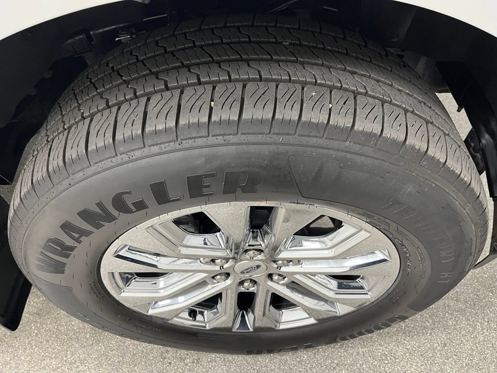 Used 2025 Ford F150 Lariat w/ Equipment Group 502A High AWD/4WD image 18