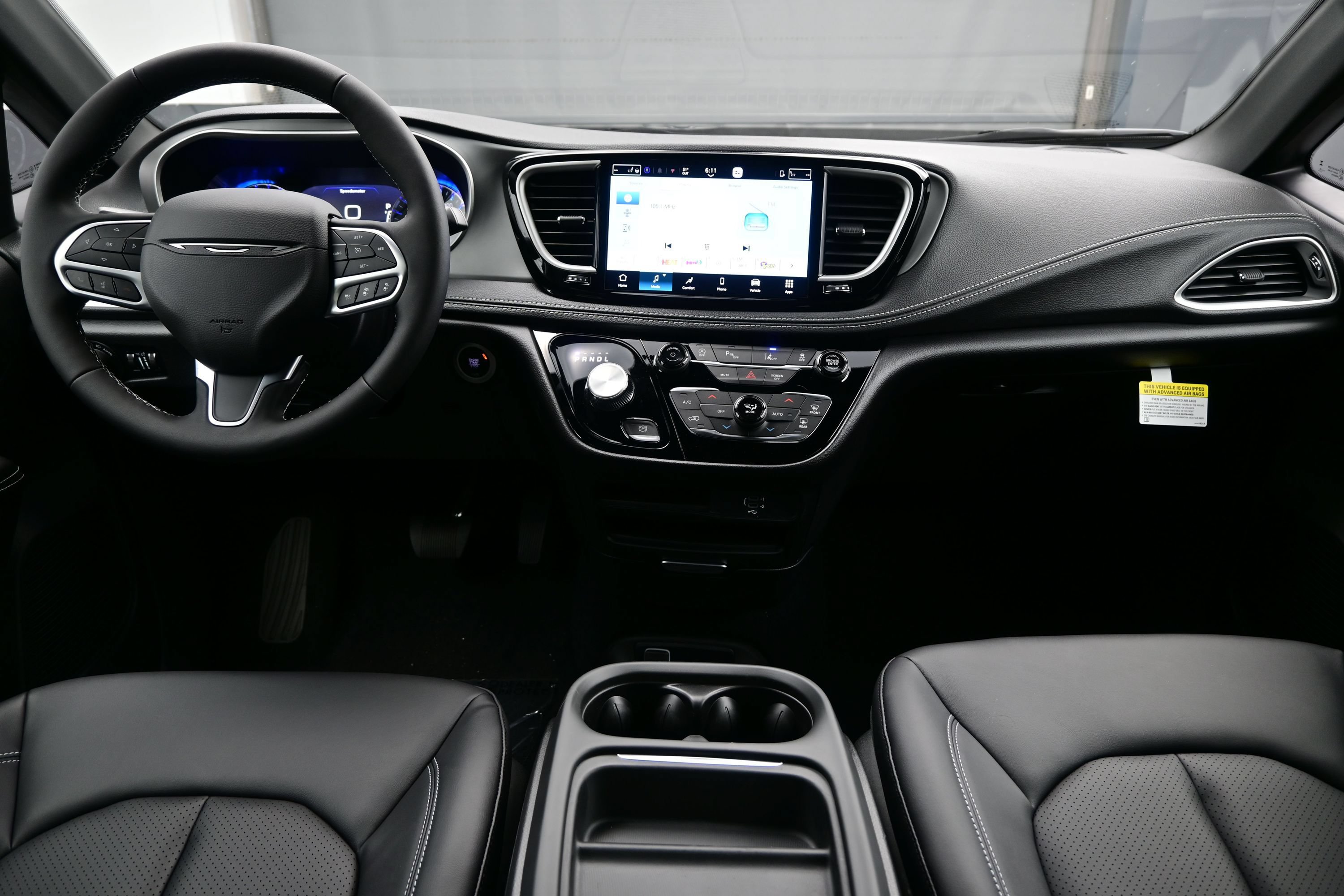 New 2027 Chrysler Pacifica Select AWD/4WD image 12