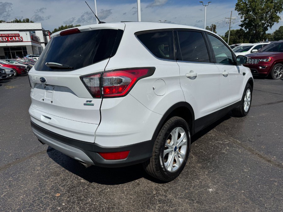 Used 2017 Ford Escape SE FWD image 5