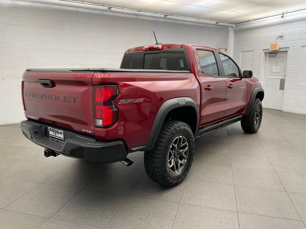 Used 2026 Chevrolet Colorado ZR2 w/ Technology Package AWD/4WD image 6