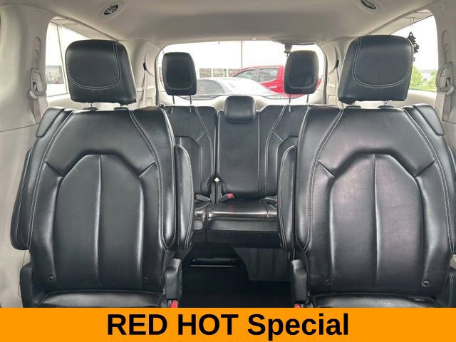 Used 2023 Chrysler Pacifica Touring-L FWD image 31