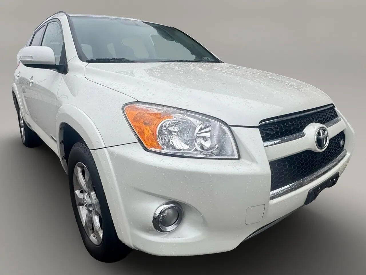 Used 2009 Toyota RAV4 Limited image 1