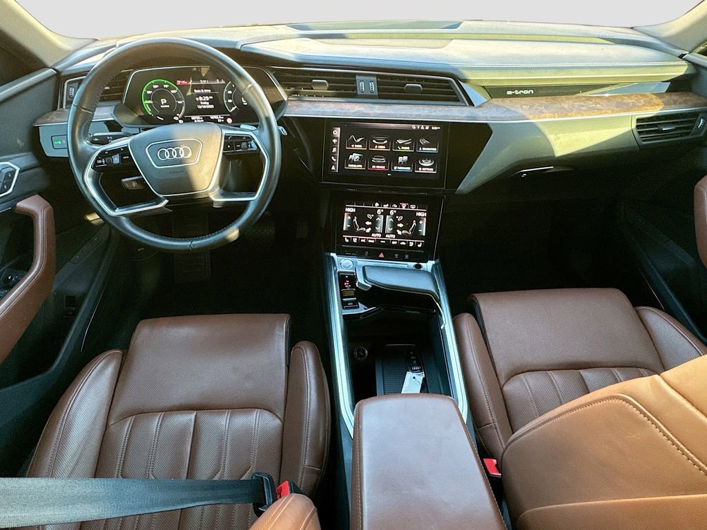 Used 2019 Audi e-tron Prestige w/ Prestige Package image 29