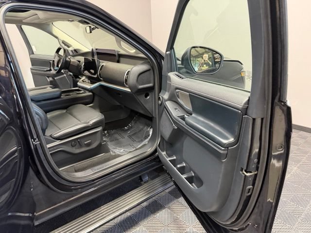 Used 2025 Ford Expedition Max Platinum AWD/4WD image 23