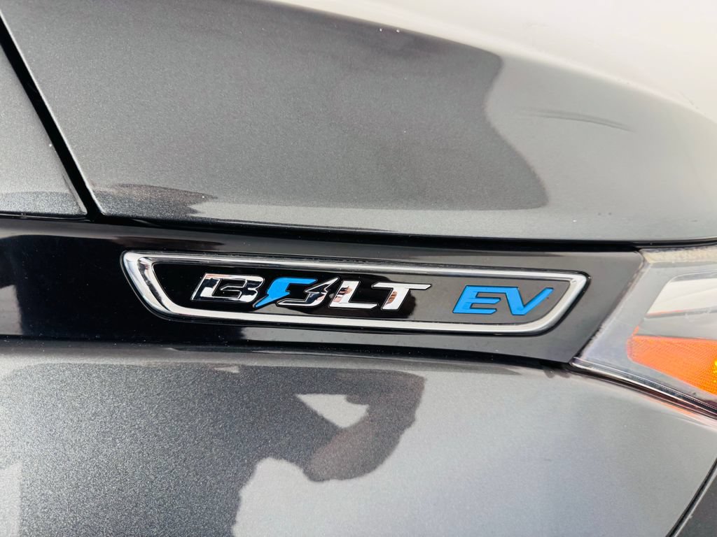 Used 2021 Chevrolet Bolt LT FWD image 28