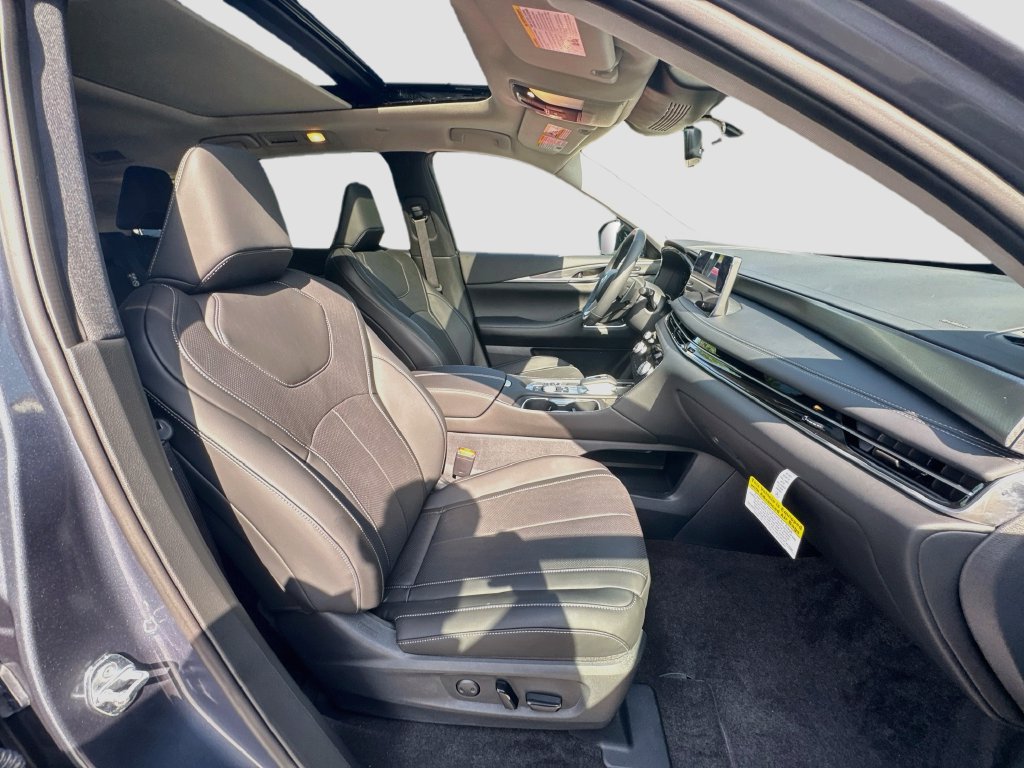 Used 2027 INFINITI QX60 Luxe w/ Cargo Package FWD image 32