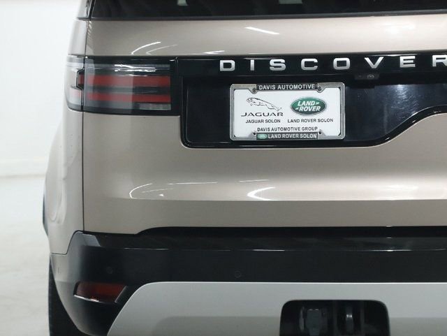Certified 2023 Land Rover Discovery Metropolitan Edition AWD/4WD image 42