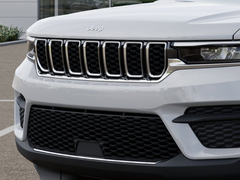 New 2025 Jeep Grand Cherokee 4WD image 30