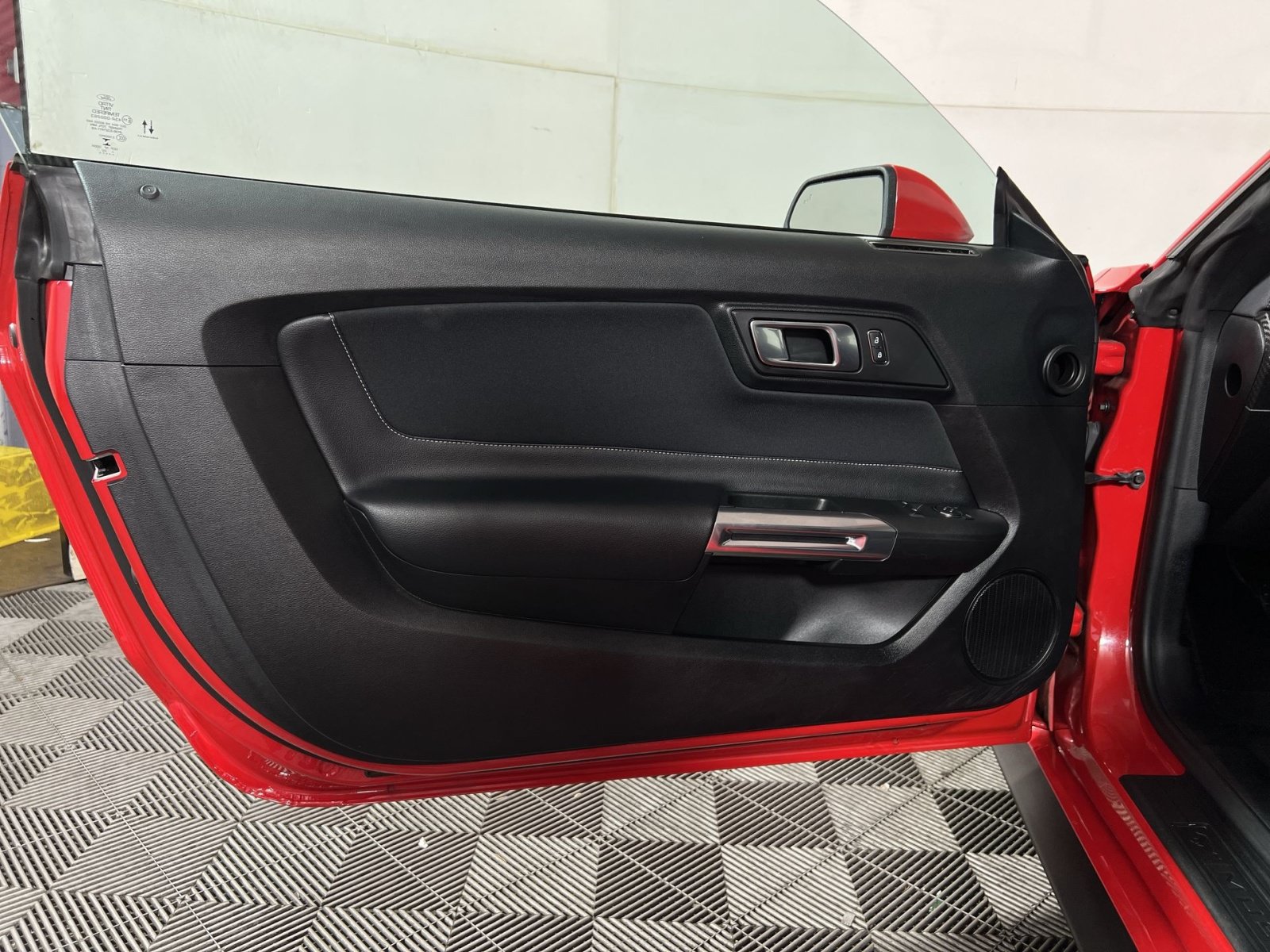 Certified 2022 Ford Mustang Coupe RWD image 14