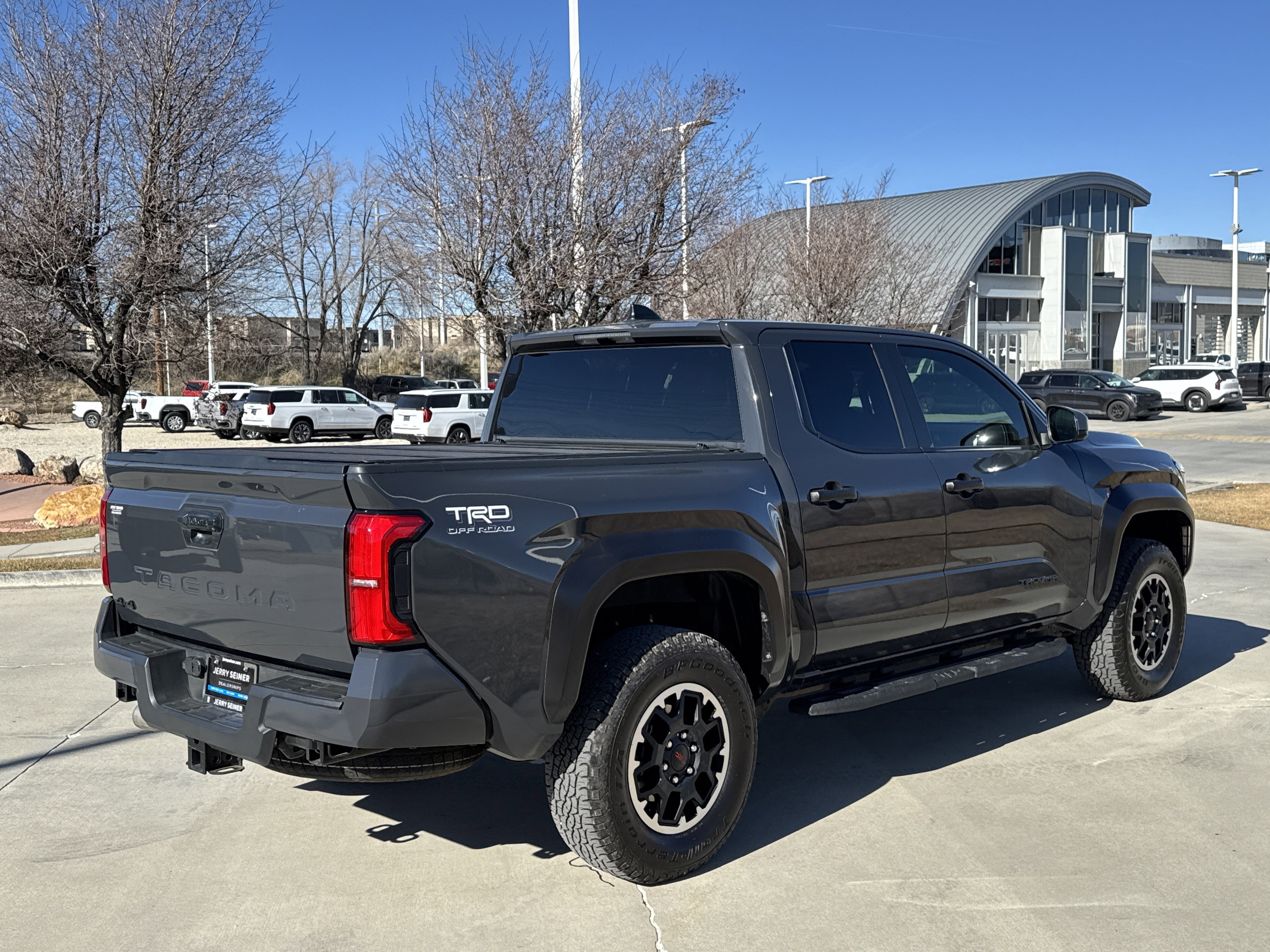 Used 2024 Toyota Tacoma TRD Off-Road image 5
