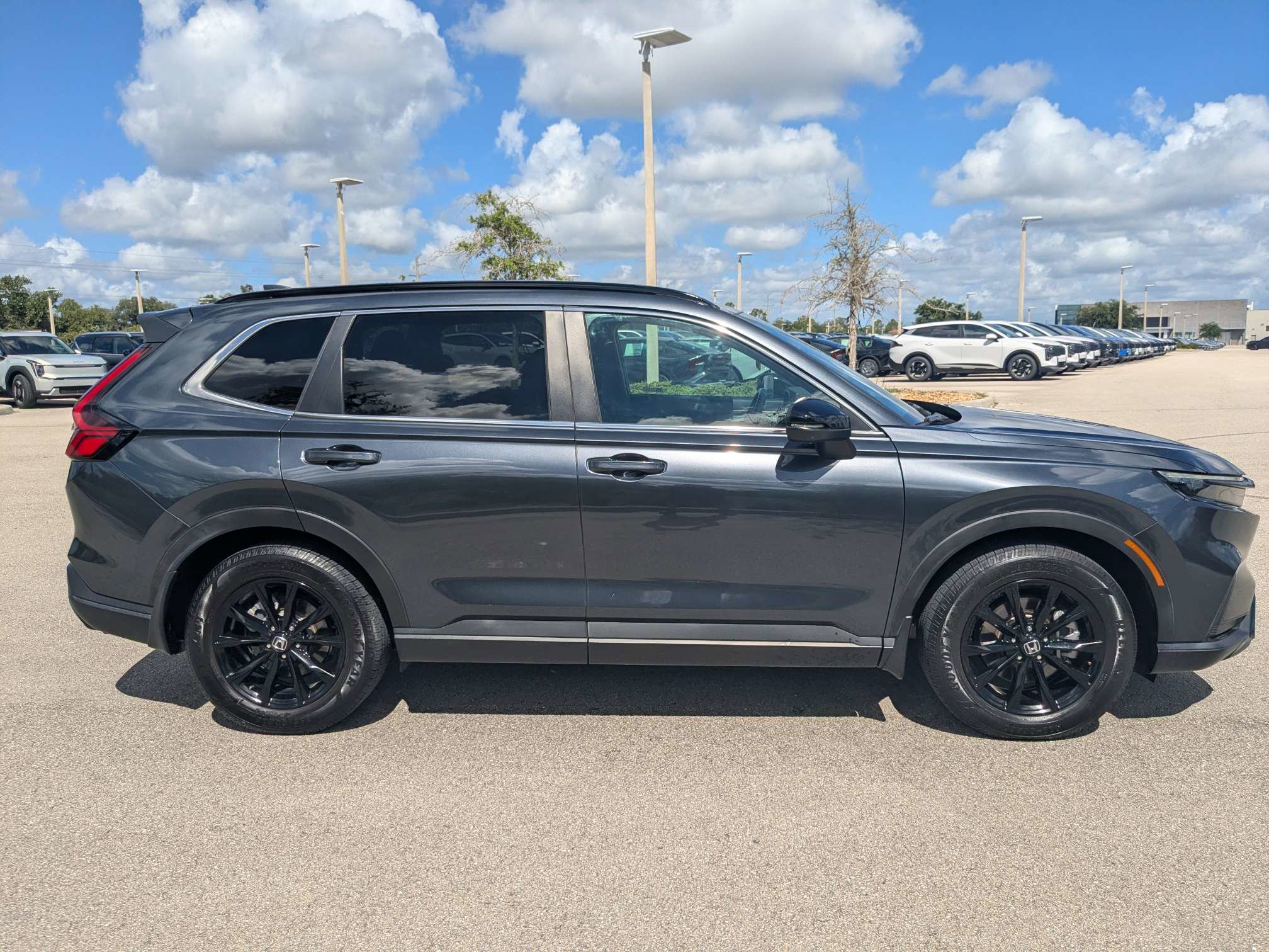 Used 2023 Honda CR-V Sport image 4