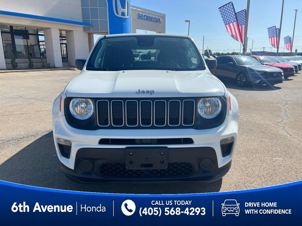 Used 2023 Jeep Renegade Latitude AWD/4WD image 2